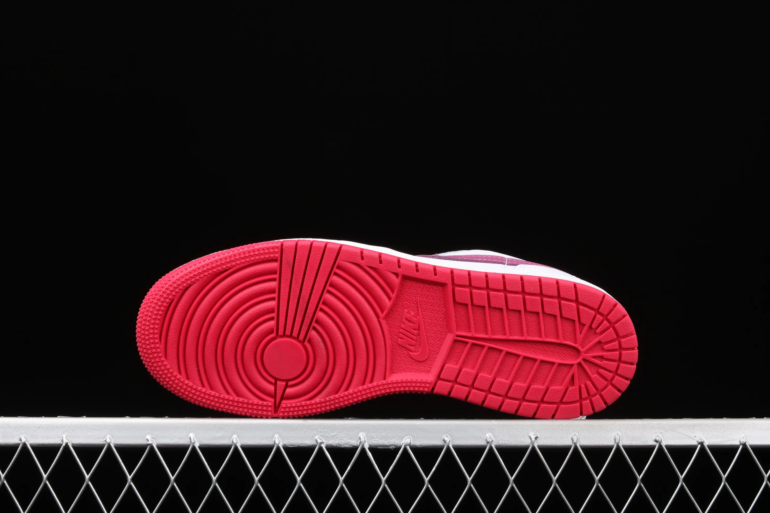 All categories Air Jordan Jordan series basketball shoes Air Jordan 1 Low G version pure original Air Jordan1 Low AJ1 Joe 1 Valentine's Day low-top basketball shoes 554723-161